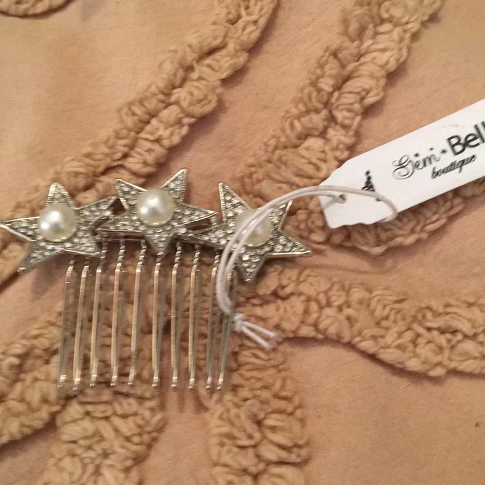 Gem Bella boutique for Anthro‎ rhinestone comb